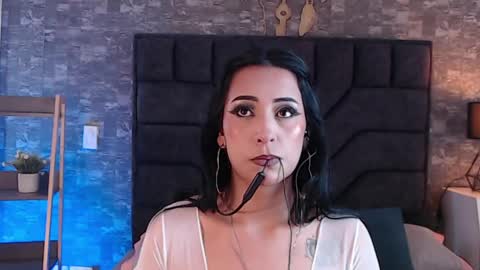 Snapshot of emy_fg chatting on 05/20/26, 07:09 Emy online show from 05/20/26, 07:09