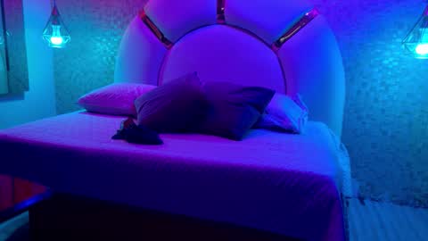 Emy  online show from 12/18/25, 11:38