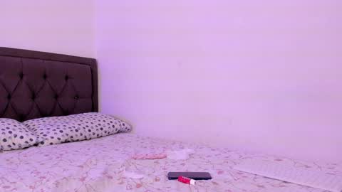 Emiliana online show from 02/01/25, 04:46