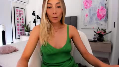 emyconneer online show from 01/28/25, 06:49