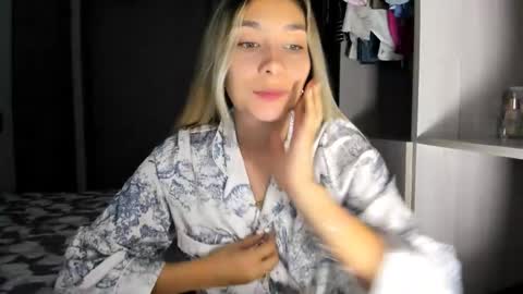 emyconneer online show from 02/10/25, 12:41