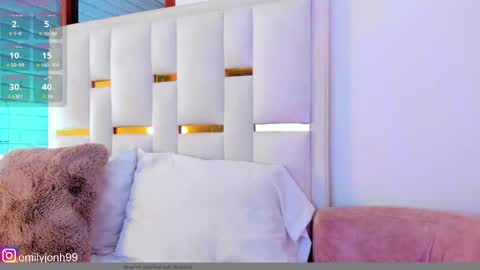 EMYLY  online show from 01/22/25, 02:26