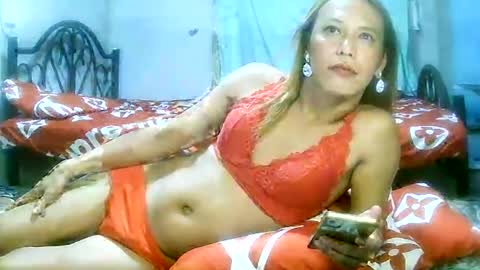 Snapshot of encantadats chatting on 01/17/25, 02:50 CHUN LY online show from 01/17/25, 02:50