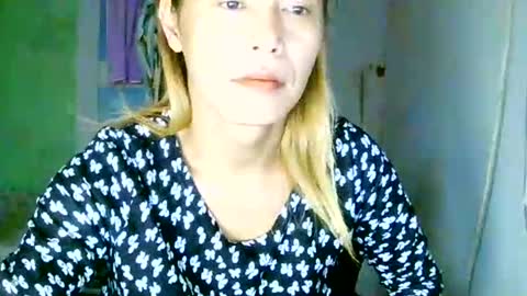 Snapshot of encantadats chatting on 09/22/25, 06:48 CHUN LY online show from 09/22/25, 06:48