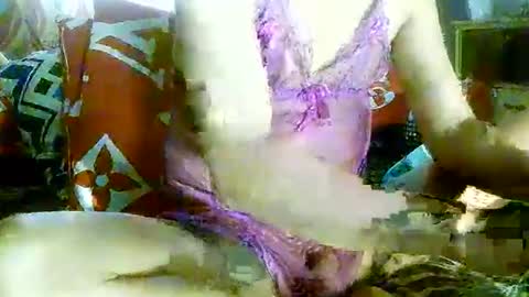 Snapshot of encantadats chatting on 10/11/25, 03:39 CHUN LY online show from 10/11/25, 03:39