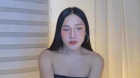 Snapshot of endless_lover22 chatting on 12/16/25, 12:43 sahara love online show from 12/16/25, 12:43