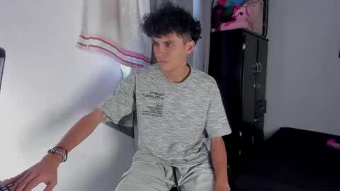 Salo online show from 03/29/26, 06:19