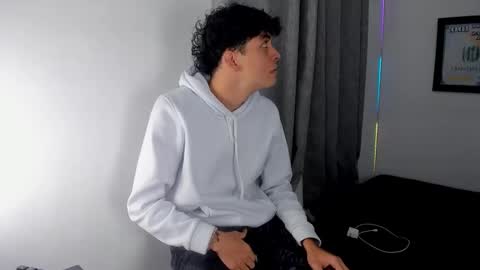 Salo online show from 04/17/26, 11:02