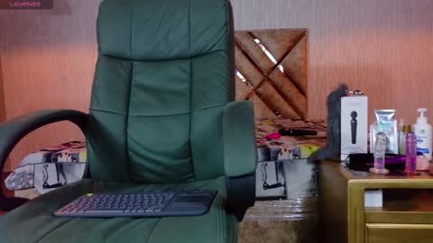 Snapshot of engel_devil chatting on 09/11/25, 11:10 Engel online show from 09/11/25, 11:10