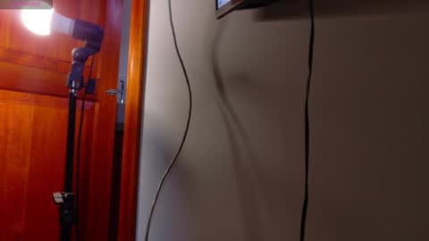 Snapshot of engel_devil chatting on 11/25/25, 11:43 Engel online show from 11/25/25, 11:43