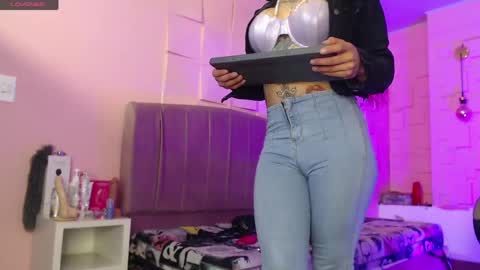 Engel online show from 04/11/26, 01:04