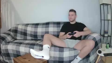 Snapshot of englishladxxx chatting on 04/23/26, 08:33 Englishladxxx online show from 04/23/26, 08:33