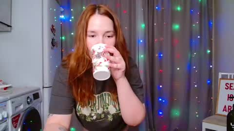 Snapshot of enorolve chatting on 12/16/24, 05:33 Horny Mary online show from 12/16/24, 05:33