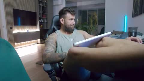 Erik online show from 10/26/25, 05:30