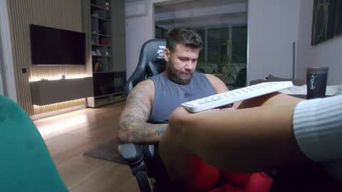 Erik online show from 11/09/25, 07:12