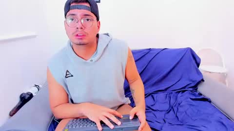 enrique online show from 02/13/25, 03:56