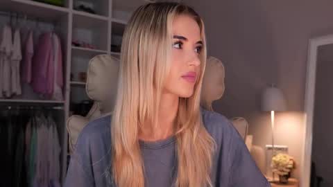 entya online show from 09/25/25, 06:17