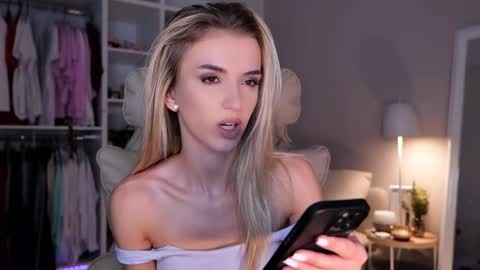 entya online show from 10/09/25, 06:11