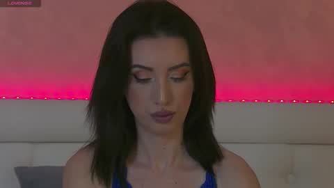 enyahazell online show from 11/11/25, 06:08