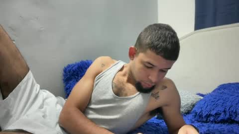 Snapshot of enyel_100 chatting on 06/17/26, 01:30 enyel_100 online show from 06/17/26, 01:30