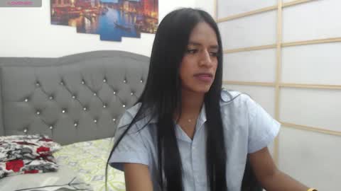 Enyenlina online show from 10/18/25, 05:14