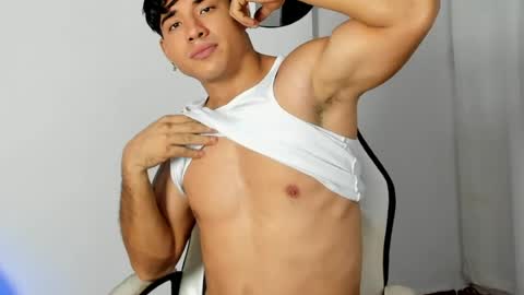 Snapshot of enzo_corleone chatting on 05/13/26, 04:21 enzo_corleone online show from 05/13/26, 04:21