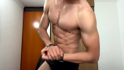 Snapshot of enzo_savage chatting on 06/22/26, 11:40 enzo_savage online show from 06/22/26, 11:40