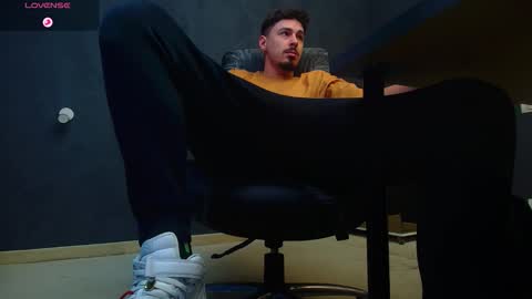 EnzoRace online show from 10/08/25, 06:22