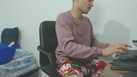 Snapshot of enzoyarack chatting on 10/06/25, 02:09 enzoyarack online show from 10/06/25, 02:09