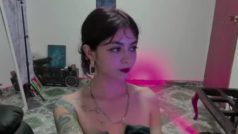 Snapshot of ephemeral_hot chatting on 07/02/26, 02:22 Leyla online show from 07/02/26, 02:22