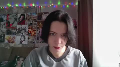 Snapshot of epifaniapaolino chatting on 01/19/26, 09:13 Lucy NEXT STREAM January 5 HNY online show from 01/19/26, 09:13