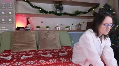 Snapshot of epifaniatoedebusch chatting on 01/08/26, 01:19 Kira online show from 01/08/26, 01:19