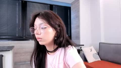 Ayami online show from 05/19/26, 01:56