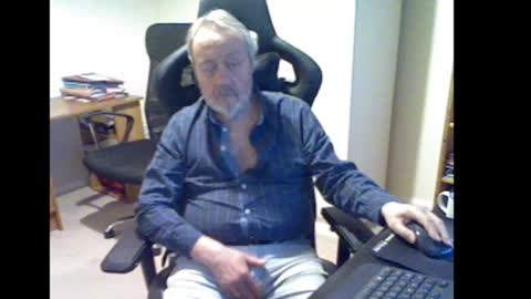 erasmus_d online show from 03/16/26, 06:12