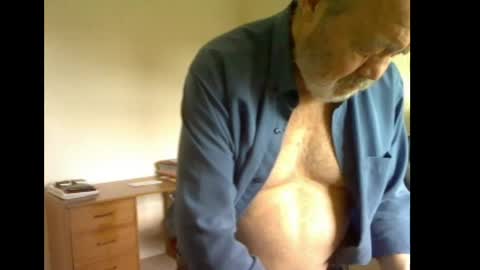 Snapshot of erasmus_d chatting on 05/13/26, 05:10 erasmus_d online show from 05/13/26, 05:10