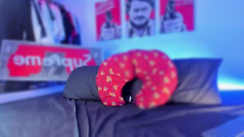 Tht BOSS Eren online show from 12/14/25, 02:39