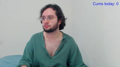 Snapshot of eren_jaeger2000 chatting on 10/21/25, 01:28 Eren online show from 10/21/25, 01:28