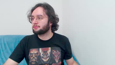 Snapshot of eren_jaeger2000 chatting on 11/16/25, 04:18 Eren online show from 11/16/25, 04:18