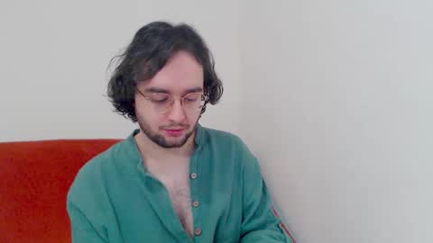 Snapshot of eren_jaeger2000 chatting on 12/01/25, 03:44 Eren online show from 12/01/25, 03:44