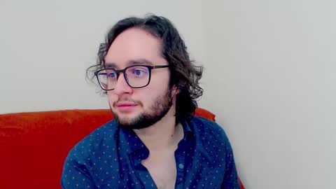 Snapshot of eren_jaeger2000 chatting on 12/23/25, 03:26 Eren online show from 12/23/25, 03:26