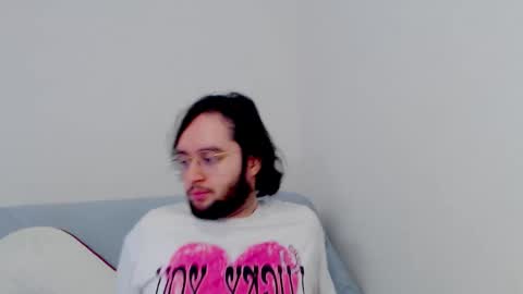 Snapshot of eren_jaeger2000 chatting on 01/11/26, 05:12 Eren online show from 01/11/26, 05:12