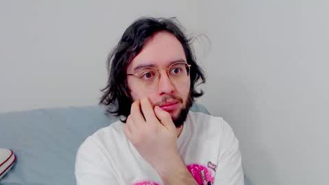 Snapshot of eren_jaeger2000 chatting on 01/15/26, 02:27 Eren online show from 01/15/26, 02:27