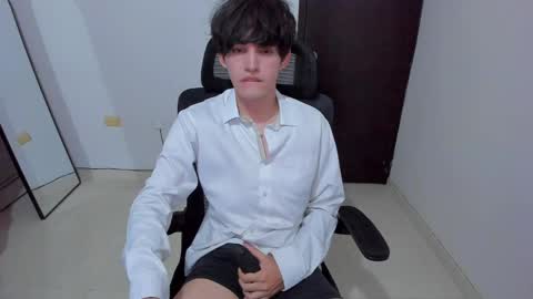 Snapshot of eren_tatakae chatting on 05/07/26, 12:27 eren_tatakae online show from 05/07/26, 12:27
