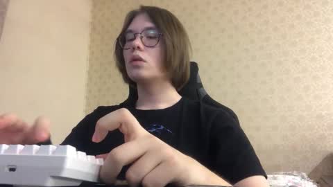 Snapshot of eric_bucks chatting on 02/27/26, 11:16 haru moon online show from 02/27/26, 11:16