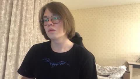 Snapshot of eric_bucks chatting on 02/28/26, 11:28 haru moon online show from 02/28/26, 11:28