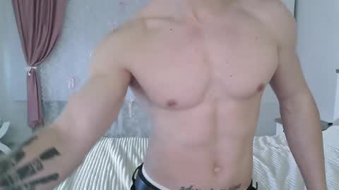 Snapshot of eric_crush chatting on 05/20/26, 03:45 Eric Crush online show from 05/20/26, 03:45