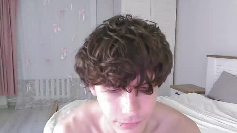 Snapshot of eric_crush chatting on 05/26/26, 01:45 Eric Crush online show from 05/26/26, 01:45