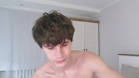 Snapshot of eric_crush chatting on 06/02/26, 04:14 Eric Crush online show from 06/02/26, 04:14