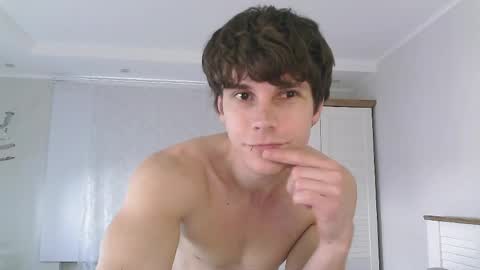 Snapshot of eric_crush chatting on 06/03/26, 04:26 Eric Crush online show from 06/03/26, 04:26