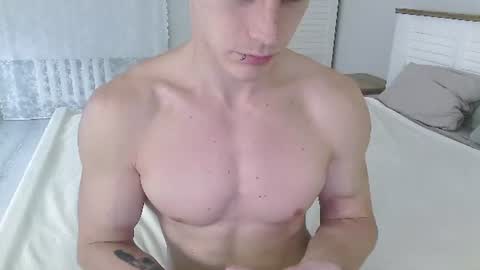 Snapshot of eric_crush chatting on 06/22/26, 04:20 Eric Crush online show from 06/22/26, 04:20